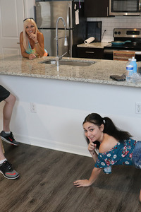 Lenna Lux Giving A Secret Blowjob To Connor In The Kitchen While Talking To His Mom